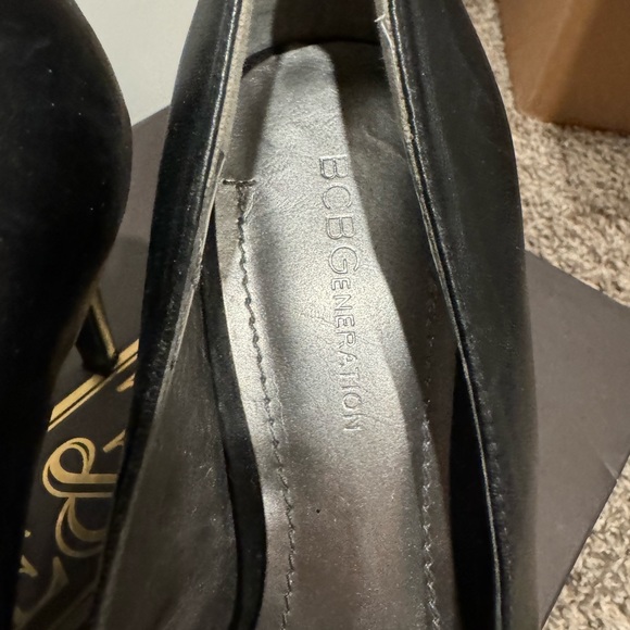 BCBG suede heels - Picture 3 of 5